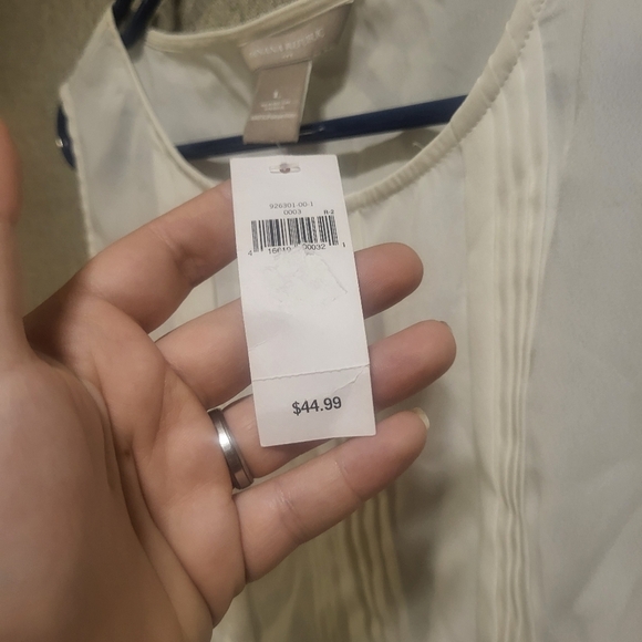 NWT $45 Banana Republic Sleeveless Tank Blouse‎ White Large Closet Staple - Picture 3 of 4